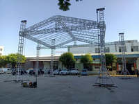 Al Aire Libre portátil personalizado para el sistema de armazón de escenario Diseño de techo de paso de aluminio para pantallas al aire libre