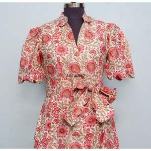 ชุดเดรสแม็กซี่ผ้าฝ้ายพิมพ์ลายดอกไม้ดิจิทัลแบบแฮนด์บล็อก สวยงามและสวมใส่สบาย เหมาะสำหรับผู้หญิง สวมใส่สบายๆ ในชีวิตประจำวันหรือไปงานปาร์ตี้ - Product Image 4