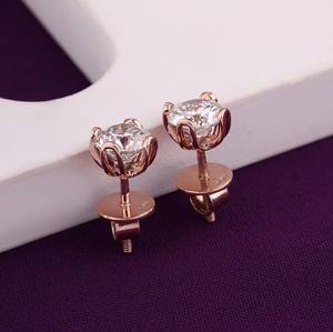 Pendientes de Moissanita Redonda de Corte Brillante de 2.00 Quilates en Plata de Ley 925 para Mujer - Product Image 5