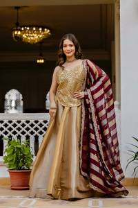 Lehenga de viscosa Banarasi de diseño moderno con espejo real y trabajo manual, blusa con patrón Dori en la parte trasera, dupatta de seda Tirupati para fiesta. - Product Image 3