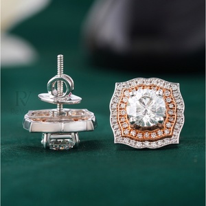 Boucles d'oreilles clous double halo en or jaune et blanc 14K, diamant de laboratoire taille poire cœur 2,57 carats, clarté VVS1, motif à vis - Product Image 2