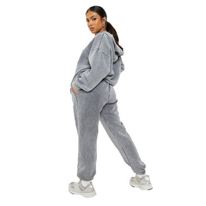 Survêtements décontractés pour femmes en polaire d'hiver personnalisés, à capuche, manches longues, surdimensionnés, légers, style streetwear, en coton et polyester - Product Image 2