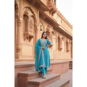 Conjunto de Kurti Tradicional Modesto Indio-Pakistaní para Mujer, Última Tendencia, Shalwar Kameez Étnico Premium para Fiestas y Eventos - Product Image 1