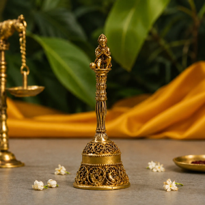 Campana de mano compacta de latón pulido para puja con un mango metálico de contorno simple, disponible a precios de mayoreo. - Product Image 5