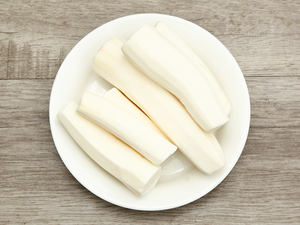 Yuca congelada pelada de calidad premium de Vietnam Precio de competencia Fácil de cocinar por 99 Gold Data - Product Image 2