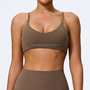 Ensemble de yoga pour femme : Haut court à col rond et dos nageur, short taille mi-haute, couleur unie, sans couture, respirant, écoresponsable, Spandex/Nylon - Product Image 1