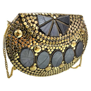 Boîte à bijoux de créateur en laiton noir perlé, pierres précieuses multicolores, incrustations de nacre en métal faites à la main, artisanat en résine, thème fête, mariage - Product Image 4