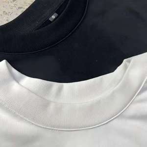 เสื้อยืดสตรีทแวร์ผ้าฝ้ายสีขาวดำทรงครอป แขนสั้น ทรงบ็อกซี่ มีกระเป๋าซิปกลับด้านสำหรับผู้ชาย - Product Image 6