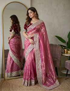 Sari de satén de diseño Fandy con hermoso borde bordado con lentejuelas y Butti en toda la prenda, con blusa completamente cosida. - Product Image 1