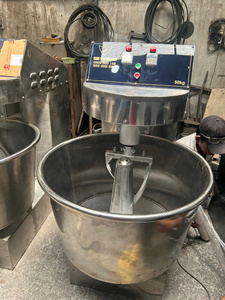 Mélangeur Électrique Spécialisé Minh Tam 30Kg 6.5Kw/h pour Boulangerie 1180x720x1040 Automatique Portable Multifonctionnel avec Protection Contre la Surchauffe - Product Image 5