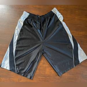 Pantalones Cortos de Baloncesto de Malla de Poliéster Personalizados de Alta Calidad para Hombre, con Estampado de Leopardo y Bolsillos Grandes - Product Image 5