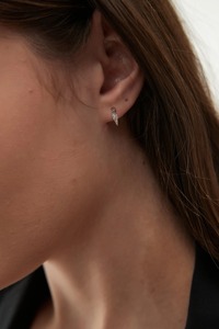 Boucles d'oreilles pendantes en or massif 14 carats avec diamant de laboratoire en forme de cerf-volant, bijou unique, brillant et minimaliste, cadeau de mariage pour femme, idéal pour les soirées - Product Image 3