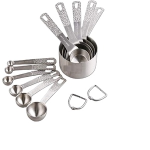 Tazas medidoras de acero inoxidable con acabado de espejo y medidas grabadas, perfectas para cocinar, hornear y herramientas de barra - Product Image 1