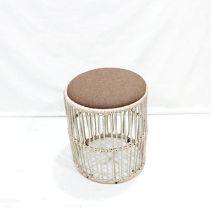 Mesa Redonda Comehome de Hierro, Plástico y Madera con Cuerda, Tejida a Mano, con Cubierta Acolchada Gris - Product Image 1