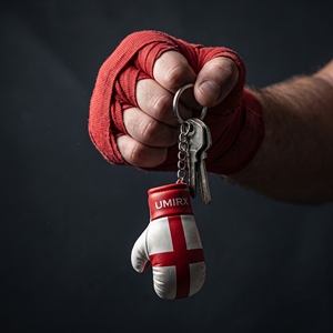 England Flag Mini <b>Boxing</b> Glove Keychain St George Cross English Pride PU Leather Lace-Up Key Ring Souvenir <b>Gift</b> Custom Logo - Product Image 6
