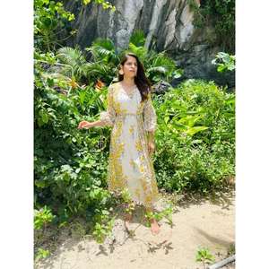 เดรสยาวผ้าฝ้ายแท้เนื้อนุ่ม น้ำหนักเบา ระบายอากาศได้ดี คอวี แขนพอง ลายมัดย้อม สีสันปรับแต่งได้ 100% ระบายอากาศได้ดี - Product Image 3