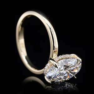 Anillo de Compromiso de Moissanita Ovalada de Moda, Plata de Ley 925 Chapada en Oro, Anillo de Moissanita de Corte Ovalado de 4 Quilates para Regalo de Aniversario - Product Image 2