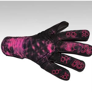 Gants de gardien de but avec zones de protection améliorées pour les paumes et les doigts, et poignet réglable pour une manipulation sécurisée - Product Image 5