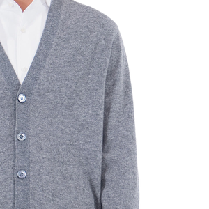 Cardigan gris en laine pour homme, col en V, manches longues, couleur unie, fermeture boutonnée, épaisseur standard, anti-boulochage, idéal pour l'automne - Product Image 3