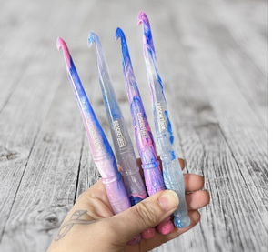 Beautifully Crafted Resin Crochet <b>Hooks</b> Set Of 13 Customization Available B2B Yarn knitting articles knitting <b>tools</b>. - Product Image 1