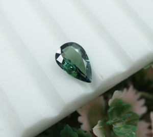 Zafiro Teal Natural, Gema Suelta de 7.4x5x2.7 mm, Forma de Pera - Product Image 2