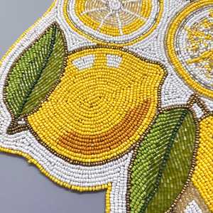 แผ่นรองจานสี่เหลี่ยมปักลายด้วยมือจากใบปาล์มและผ้าฝ้ายสีเขียว ของ B H CRAFTS สำหรับตกแต่งโต๊ะอาหาร - Product Image 2
