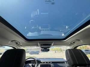 SUV de luxe de taille moyenne 2020 P340 AWD - Product Image 2