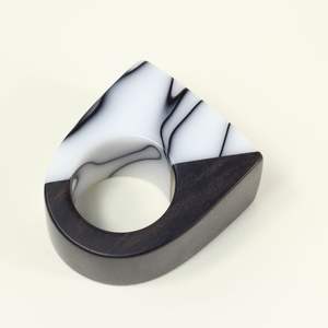 Anillo de Dedo Elegante de Resina y Madera para Atuendos Casuales RR ENTERPRISES India - Product Image 5