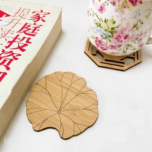 Ensemble de dessous-de-verre multi-formes en bois et métal découpés au laser, élégants, pour la maison, le bureau, la cuisine, la table à manger, ou comme cadeau. - Product Image 5