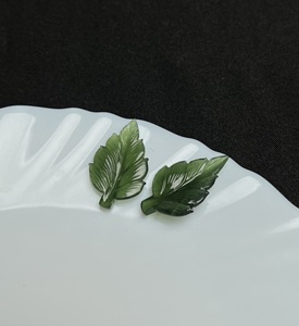 Componente de joyería de jadeíta natural tallada en forma de hoja verde, piedra preciosa suelta para regalo. - Product Image 3
