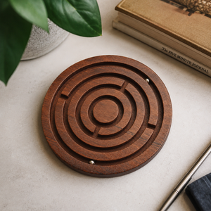 Jeu de labyrinthe artisanal en bois de rose indien |   Labyrinthe en bois rond, jeu de stratégie de table, défi mental, cadeau décoratif - Product Image 3