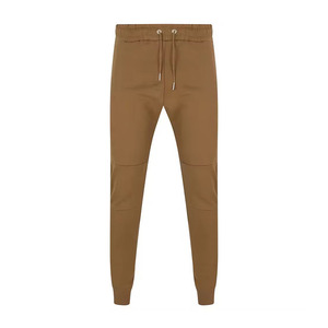 Survêtement Homme Marron à Capuche et Manches Longues avec Fermeture Éclair et Poches Latérales, Coupe Droite Décontractée, Idéal Automne, en Polyester et Coton – Collection 2026 - Product Image 3