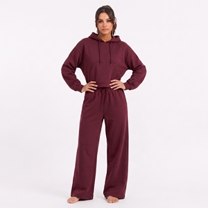 Conjunto Deportivo de Invierno Personalizado para Mujer, Chaqueta Deportiva Corta de Felpa 100% Algodón y Pantalones de Corte Holgado, Proveedor de Marca Privada - Product Image 1