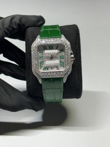 Reloj de Cuarzo con Diamantes de Corte Redondo en Oro Blanco y Correa de Goma Verde para Exportación, Estilo Hip Hop, con Moissanita - Product Image 1