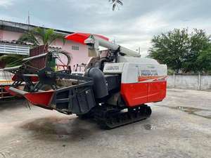 Used Kubota DC70G Combine Harvester Tracked Rice Wheat Harvesting <b>Machine</b> Agricultural Grain <b>Cutter</b> - Product Image 2