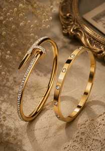 เครื่องประดับแฟชั่นมินิมอลสุดฮิต ขายส่ง กำไลข้อมือรูปใบโคลเวอร์ชุบทอง 18K สำหรับผู้หญิง ชุดกำไลแบบซ้อนได้ กำไลข้อมือและกำไล - Product Image 6