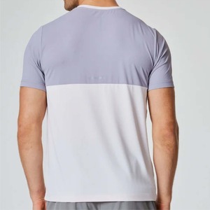 เสื้อยืดคอกลมแขนสั้นสีขาวเทาตัดกันสำหรับผู้ชาย ทรงปกติ ระบายอากาศได้ดี ผ้าถัก สไตล์ลำลอง ผ้าฝ้าย 100% ปรับแต่งลายด้านหน้าได้ - Product Image 5