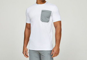 T-shirt à manches courtes pour homme avec poche grise, coupe classique, col rond, en jersey de coton tricoté décontracté - Product Image 4