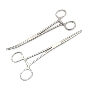 Pinces hémostatiques compactes de 4,5 pouces dotées d'un mécanisme de verrouillage précis, idéales pour une fixation sécurisée et délicate des vaisseaux. - Product Image 2