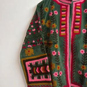 Chaqueta de algodón Suzani hecha a mano en India, chaqueta corta bordada a mano, abrigo unisex, chaqueta corta Suzani hecha a mano - Product Image 5