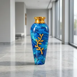 Vase décoratif en aluminium et fer forgé fait main avec finition marbre turquoise bleu et motif de branche en feuille d'or - Product Image 6