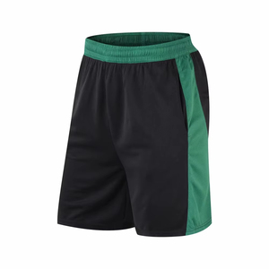 Shorts de sport personnalisés pour hommes, noirs et verts, avec poche, cordon de serrage, techniques d'impression, maille respirante, shorts d'entraînement de gym - Product Image 1