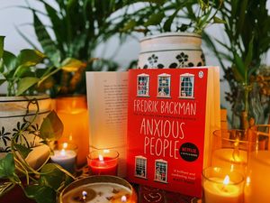 Anxious People By Anxious People, livre broché anglais, livre de fiction et d'humour, roman - Product Image 2