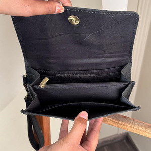 Bolso de mano de lujo con cuero de vaca, bolso de mano oculto y organizador de viaje hecho a mano, BILLETERA, conjunto combinado de 2 piezas para mujer - Product Image 6