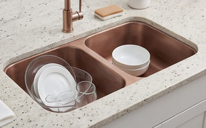 Élégante évier double en cuivre, finition martelée artisanale, matériau métallique, finition artisanale, parfait pour les cuisines - Product Image 5