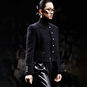 กางเกงขายาวทรงกว้างรุ่นใหม่ ดีไซน์หรูหรา MIRA PLEATED WIDE-LEG TROUSERS เอวสูง ทรงตรง ยาวคลุมเท้า สำหรับฤดูใบไม้ร่วงและฤดูหนาว - Product Image 3