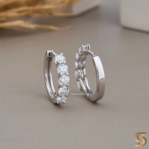 Pendientes de aro de oro blanco macizo de 14 quilates, pendientes de aro de corte redondo con moissanita, pendientes minimalistas de lujo para mujer, joyería elegante para el día a día, regalo - Product Image 4