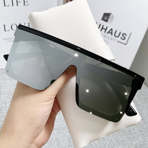 Trendy Oversized Square-frame Sun protection Korean-inspired Fashion Driving <b>Sunglasses</b> Full-rim Integrated <b>Sunglasses</b> - Product Image 3