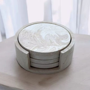 Sous-verres artisanaux en Jesmonite, lot de 4 avec support, protection de table moderne, décoration minimaliste pour la maison, cadeau - Product Image 1