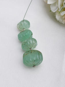 Émeraude verte naturelle sculptée en forme de melon, 4 pièces pour la fabrication de bijoux fins - Product Image 5